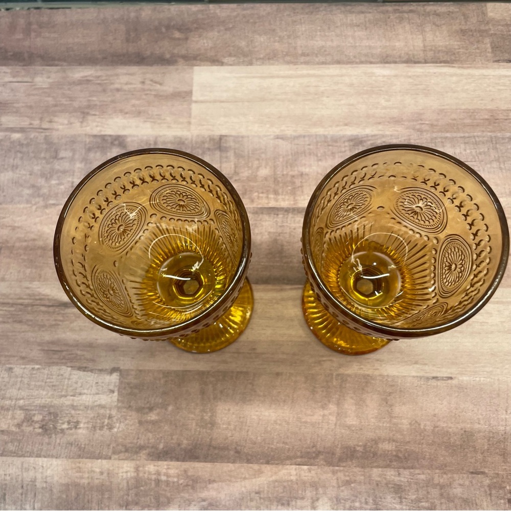 Set of 2 Amber Glass Goblets 10 oz Stemmed Cup Medallion Design Embossed - Picture 3 of 7